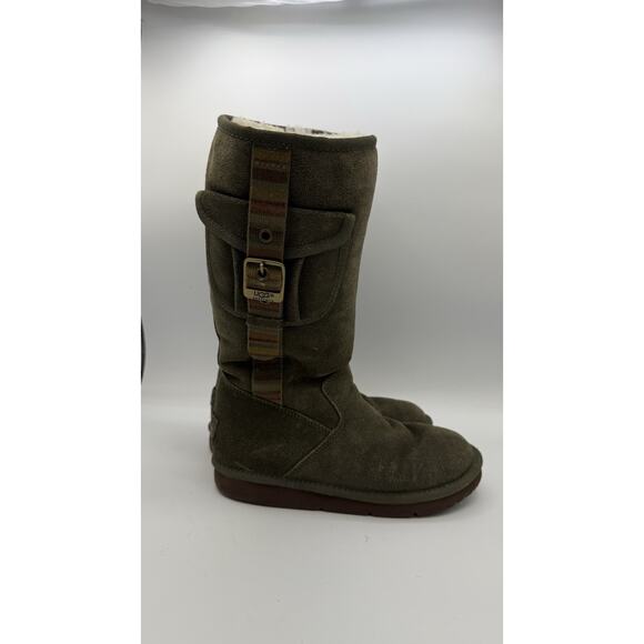 UGG Shoes - UGG Australia Retro Cargo Boots 1895 Olive Green Fur Boots Buckle Womens Size 6